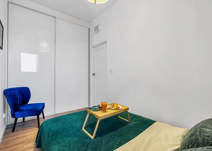 Business - Air Conditioning, 10th Floor, View, Balcony - By Rentujemy شقة *